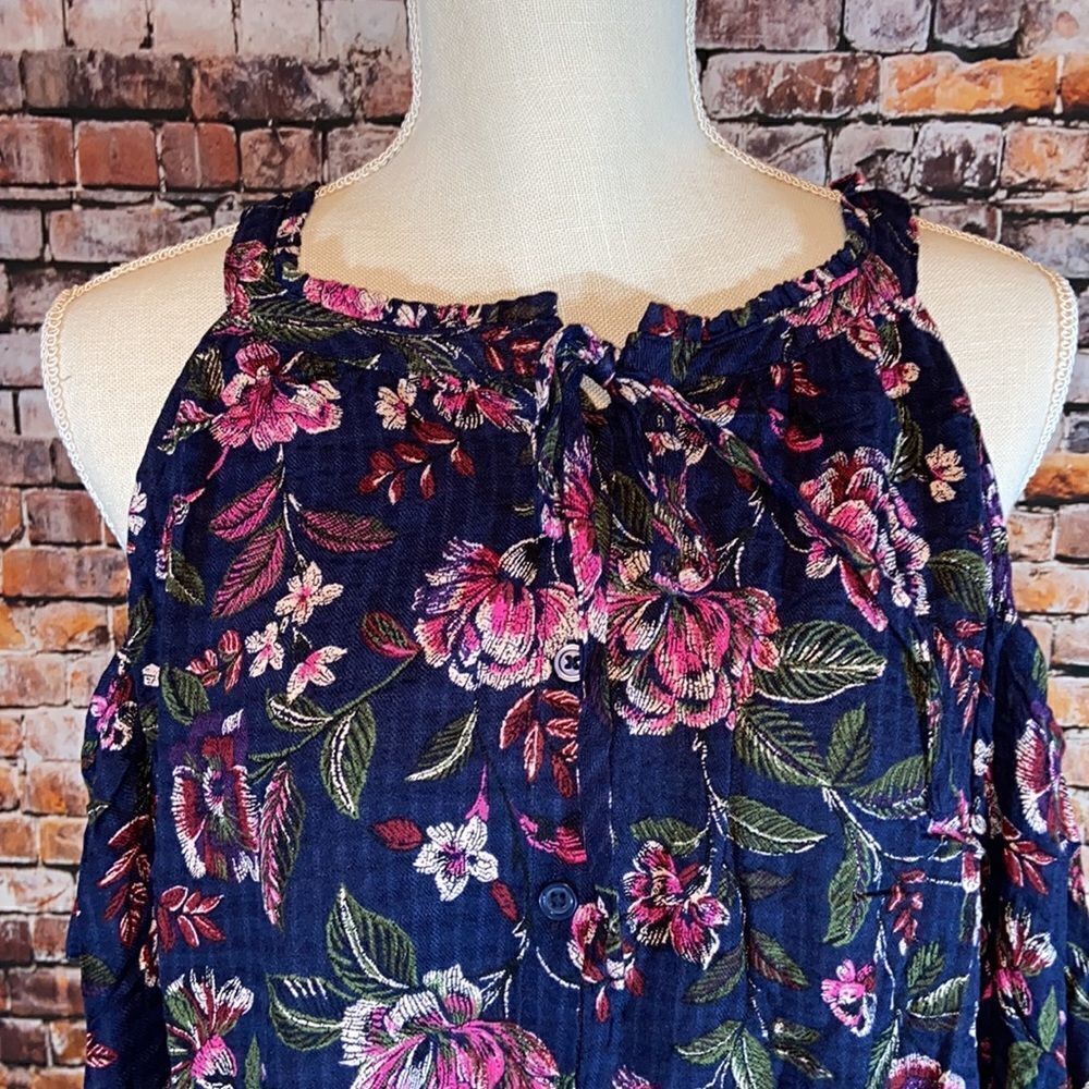 NWT Torrid Navy Floral Crinkle Gauze Blouse - Picture 3 of 9